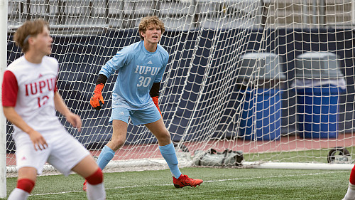 Luke Lonneman in goal during an IUPUI men's soccer game. 