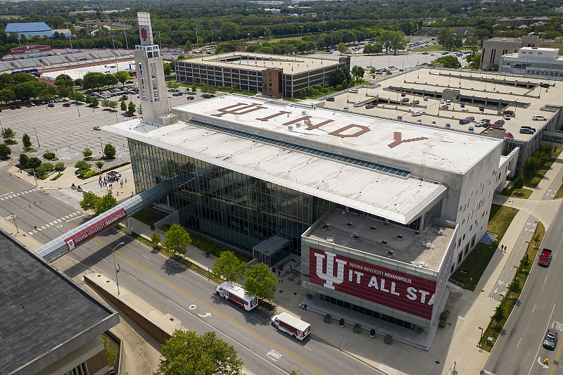 The Campus Center roof displays a new IU Indy design as well as new campus signage around the outside of the building.  